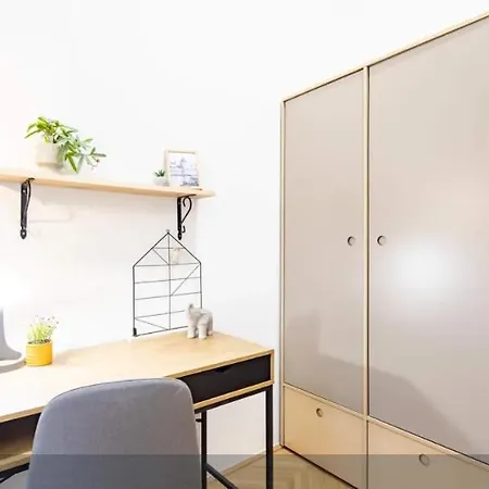 Cityscape Budget Blaha Loft