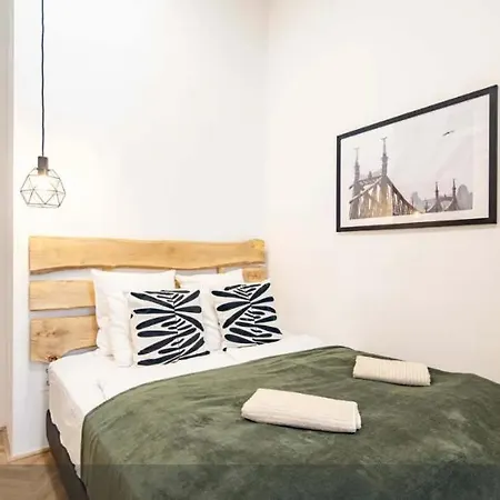 Cityscape Budget Blaha Loft *