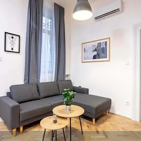 Cityscape Budget Blaha Loft Appartement