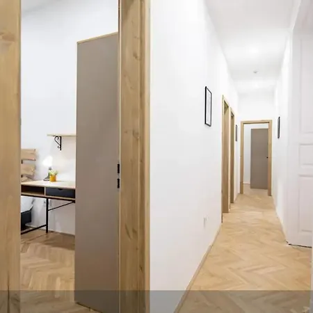 Cityscape Budget Blaha Loft Appartement Boedapest