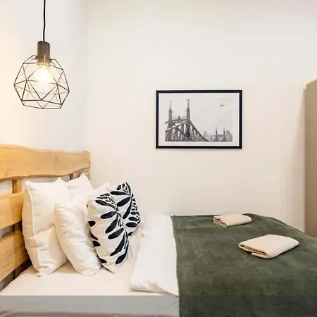 Cityscape Budget Blaha Loft Apartmán