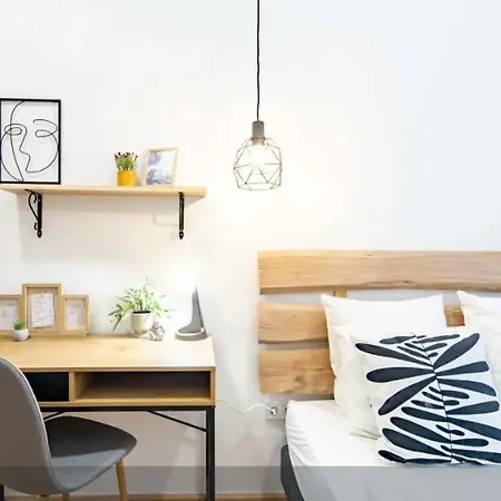 Cityscape Budget Blaha Loft Апартаменты *